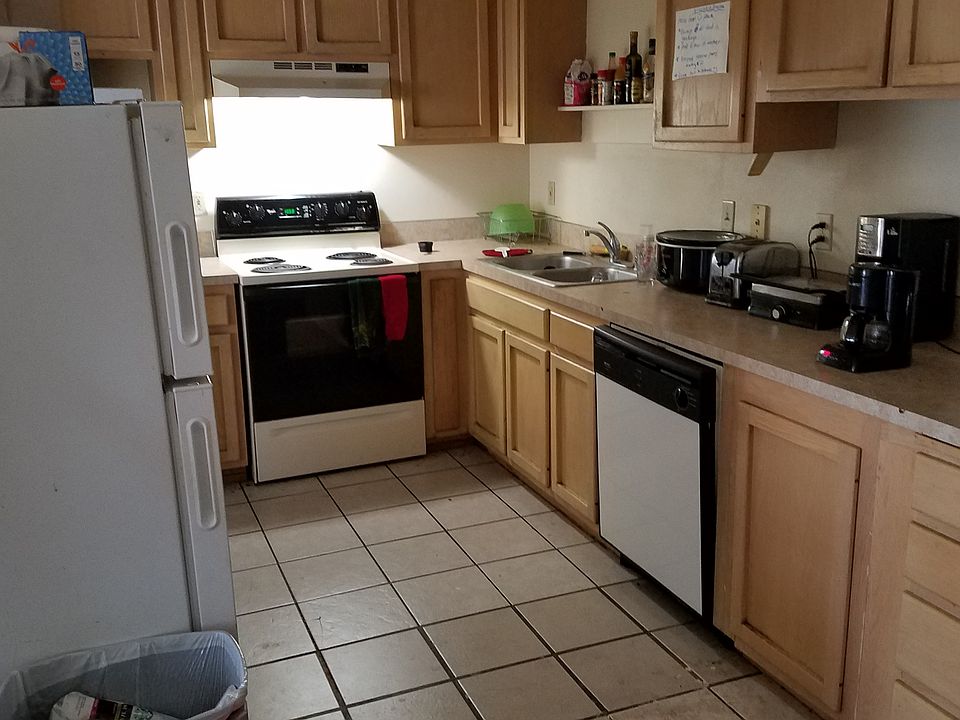 2nd image of 518 NE 102nd St #1