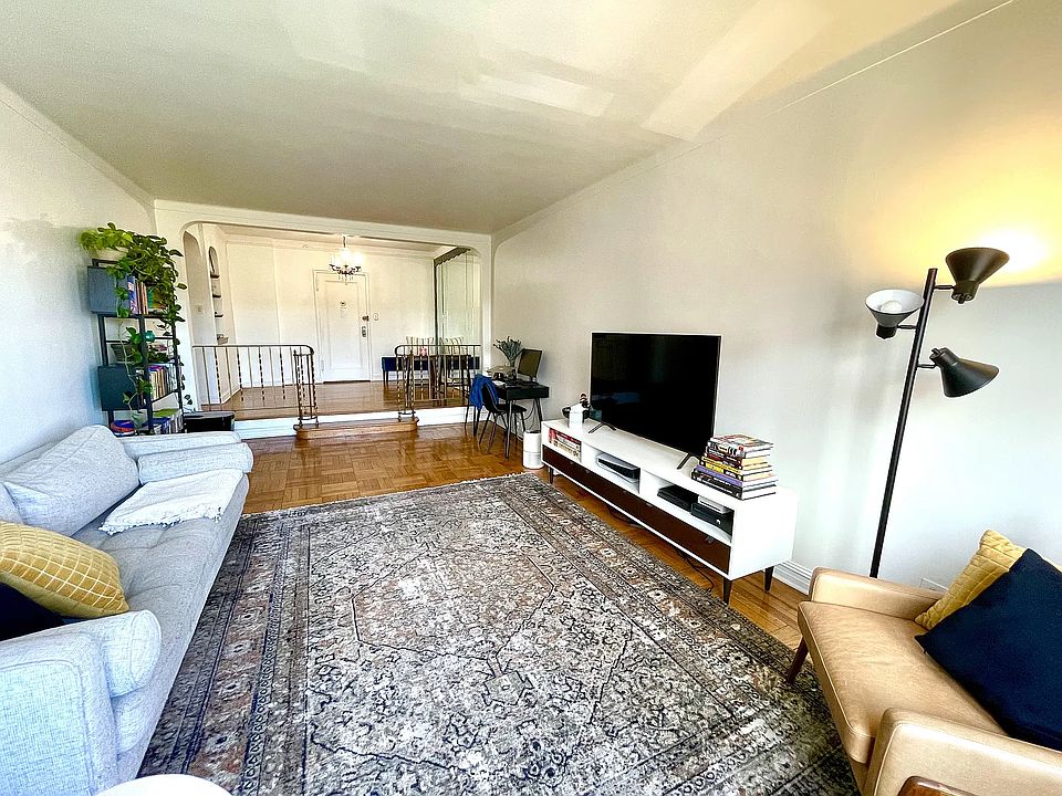 1st image of 8449 168th St APT 4U