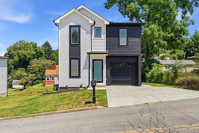 521 Harmony Rd — Photo 1