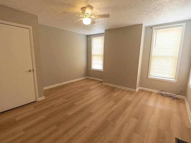624 S Champion Ave — Photo 20
