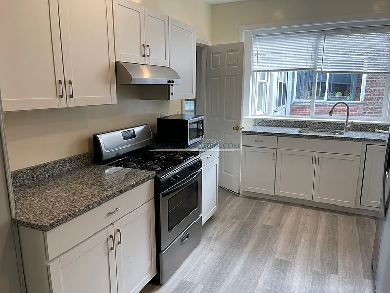 811 Washington St #3 — Photo 11