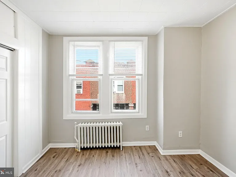 1631 S Etting St — Photo 25