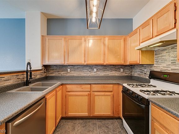4th image of 6441 Hillside Brook Ave