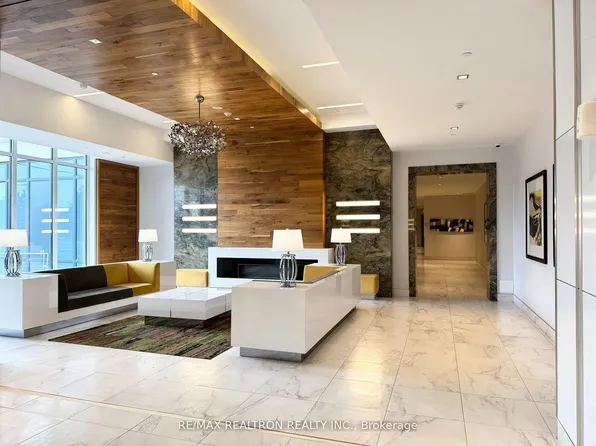 7900 Bathurst St Unit 425, Vaughan, ON L4J 0J9