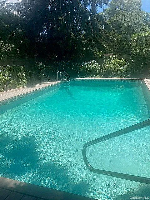 3 bed, 2.0 bath, 1287 sqft, $4,500 — Photo 3