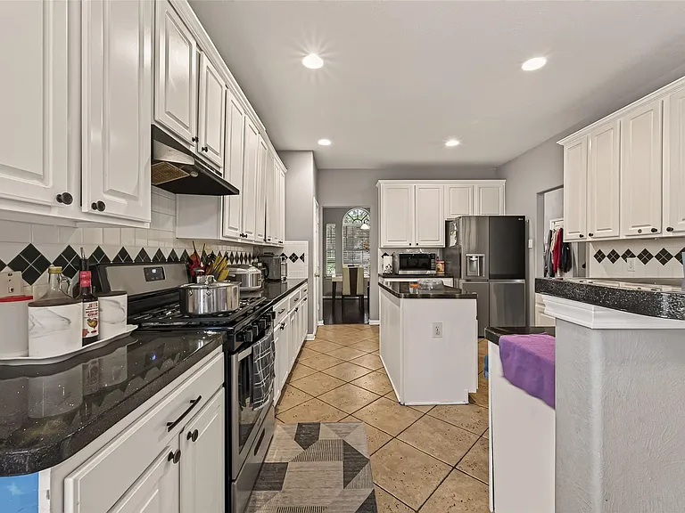 8910 Aberdeen Park Dr — Photo 14