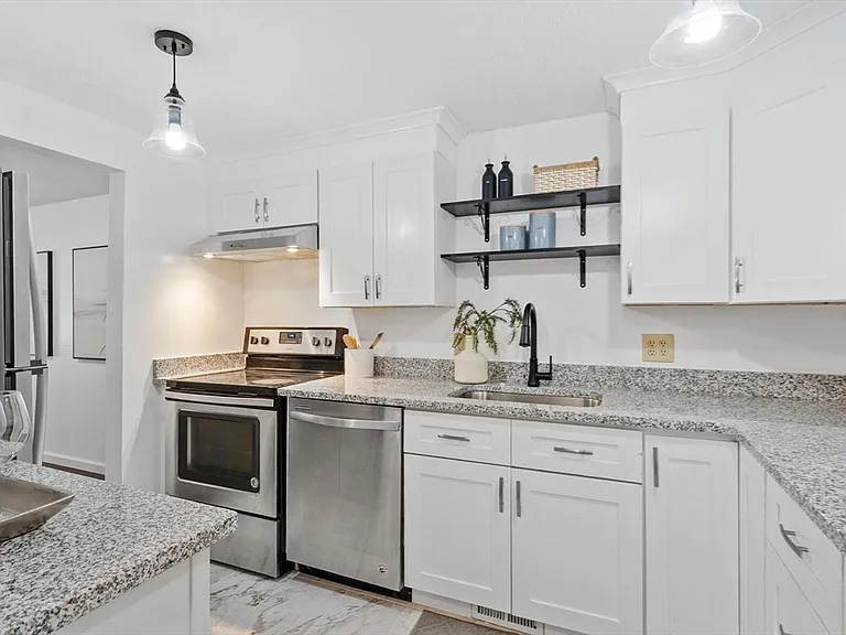 5 Elm St #1 — Photo 10