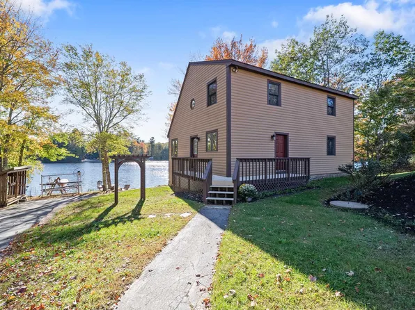 77 Georgetown Drive, Barnstead, NH 03225