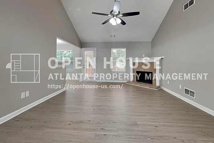 3 bed, 2.0 bath, 1981 sqft, $2,050 — Photo 4