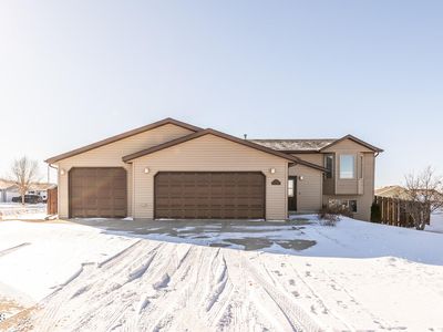 11 Humbert Dr, Bismarck, ND, 58504