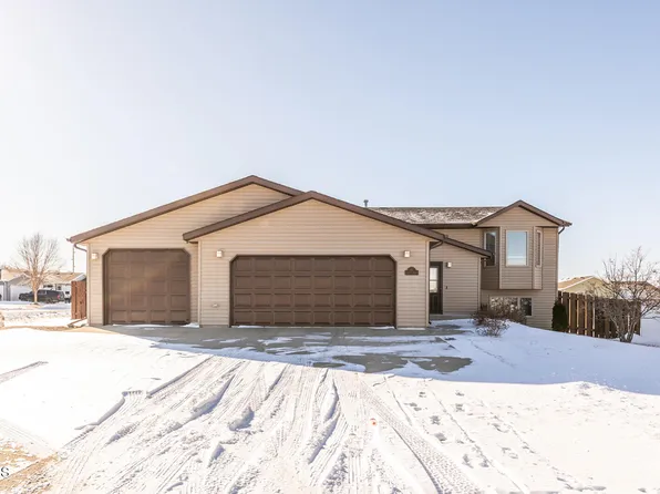11 Humbert Dr, Bismarck, ND 58504