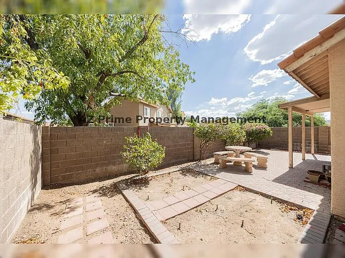 489 W Carmen St — Photo 28
