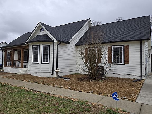 3rd image of 913 Indian Springs Cir