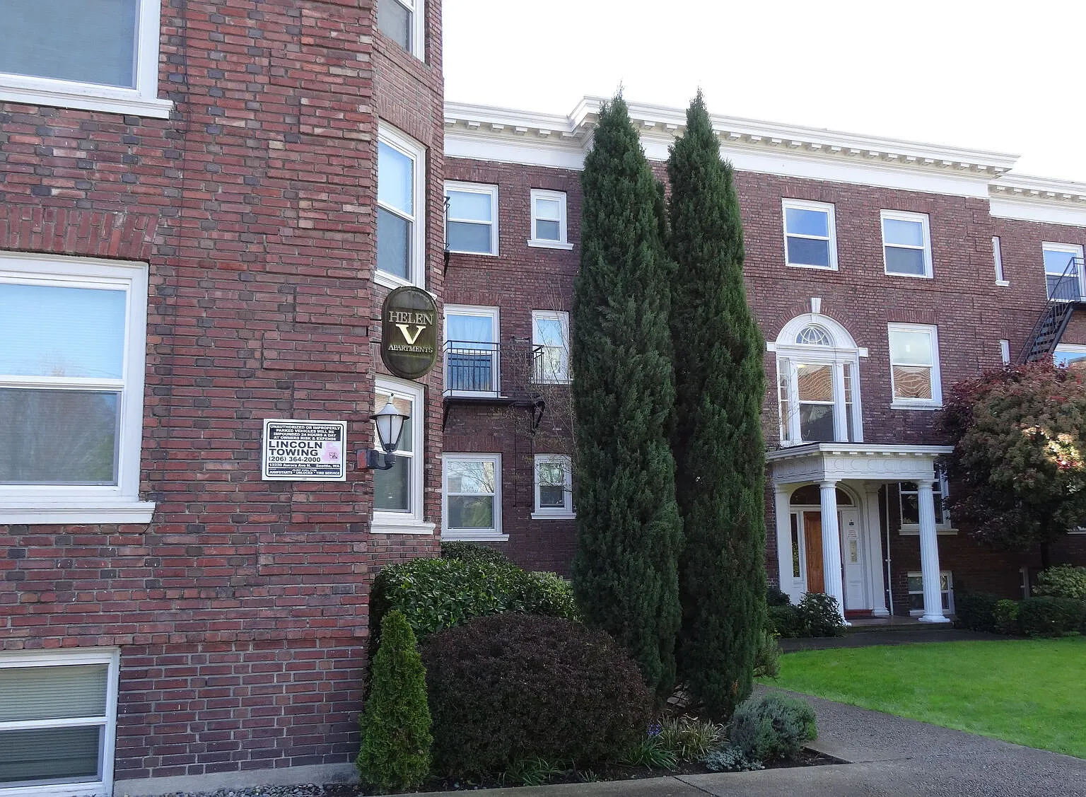 Helen V — Photo 3