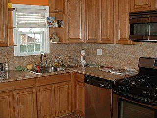 3rd image of 1023 Phoebe St