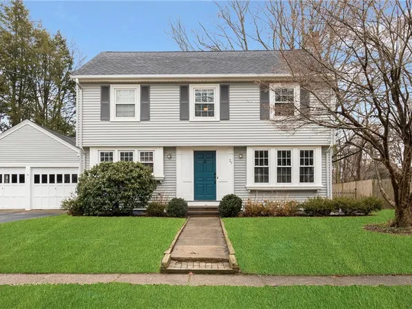 27 Don Ave, Rumford, RI 02916