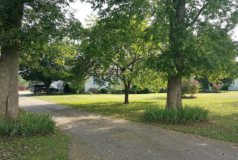 1st image of 102 Brookside Dr