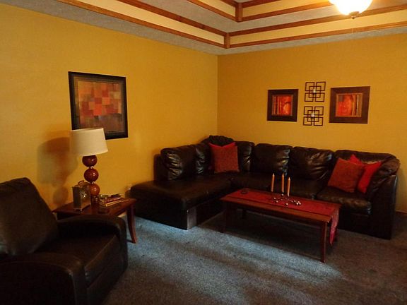 5th image of 818 Barwick Pl