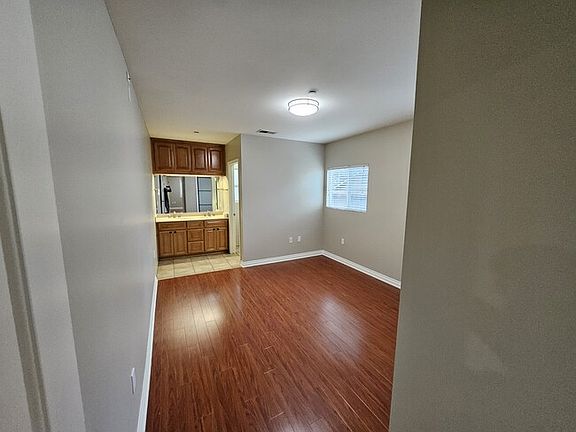 3rd image of 122 S Craig Ave #3