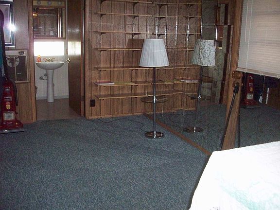 3rd image of 55 Belle Dr