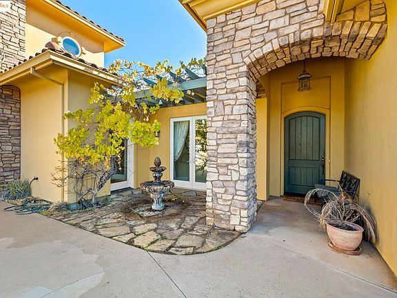 2nd image of 21190 Lyons Bald Mountain Rd