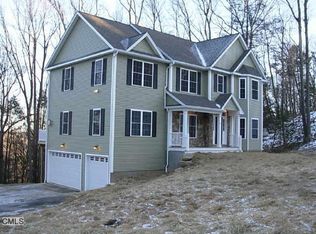 15 S Gereg Glenn Rd, Brookfield, CT 06804