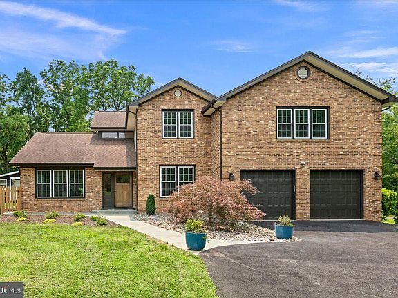 3rd image of 353 Gallop Wood Pl