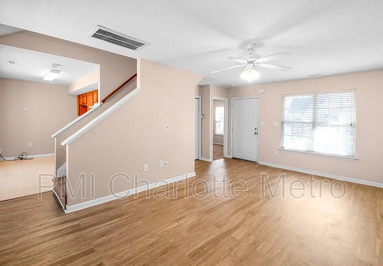 6550 Lynmont Dr — Photo 4