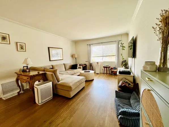 12216 Washington Pl, Los Angeles, CA 90066