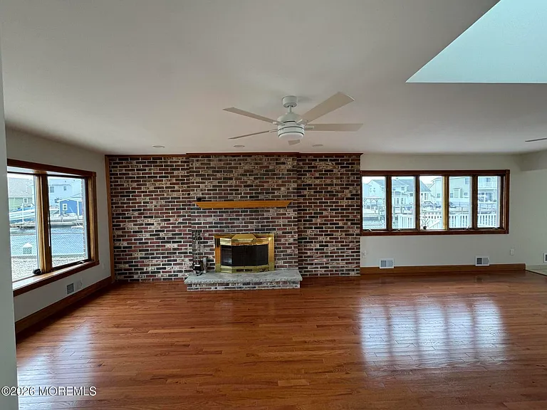 31 Navarra Dr — Photo 7