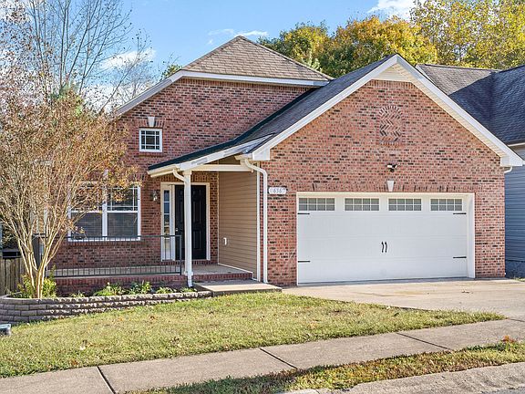 3rd image of 636 Hidden Valley Dr