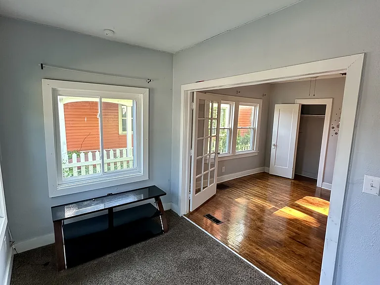 129 W 3rd St — Photo 11