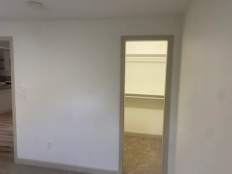 320 S Burdette St — Photo 9