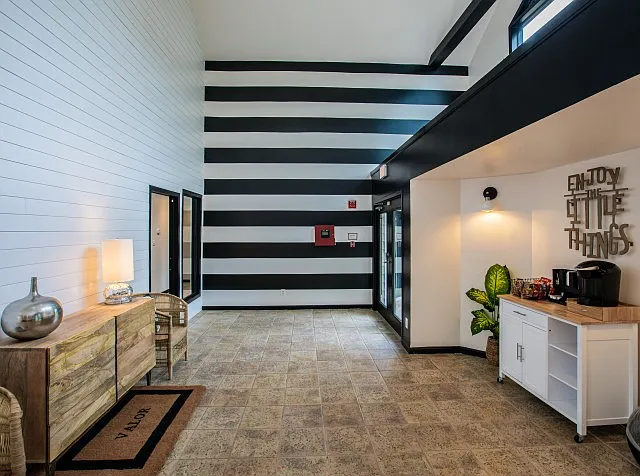 Valor Apartments — Photo 16