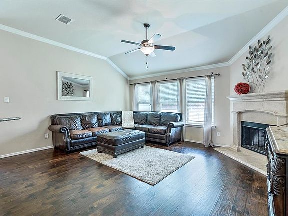 5th image of 713 Kiowa Dr