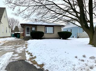 9415 Biddle St, Romulus, MI 48174