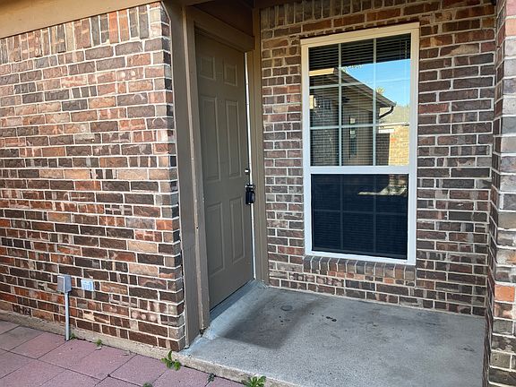 2nd image of 10257 Aurora Dr #10257