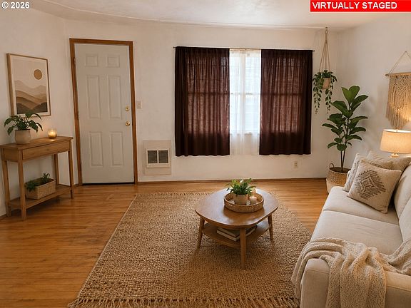 4th image of 746 Lee St