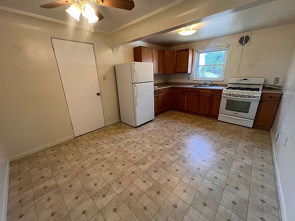 4th image of 1121 Clippert St #1123