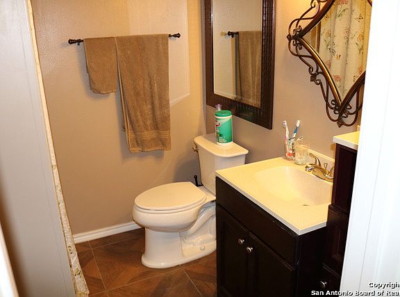 4th image of 103 Sunnyside Dr
