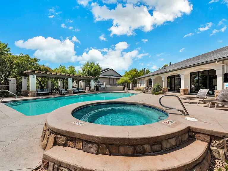 Year Round Spa/ Hot Tub