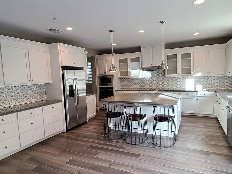1066 Forbes Ln — Photo 6
