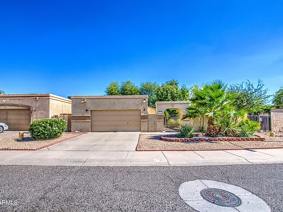 2nd image of 913 E WAHALLA Lane