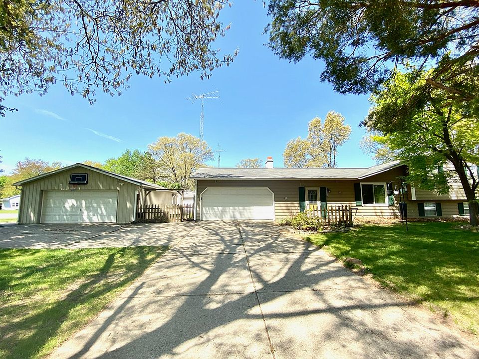 1st image of 1132 Blossom Dr