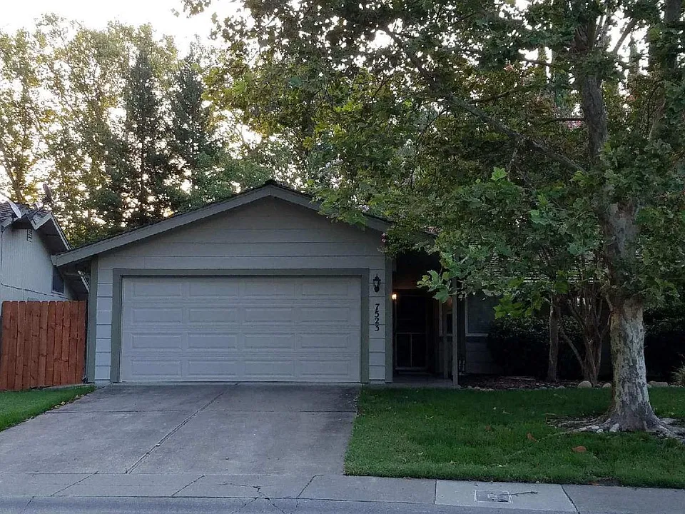 7523 Maple Tree Way