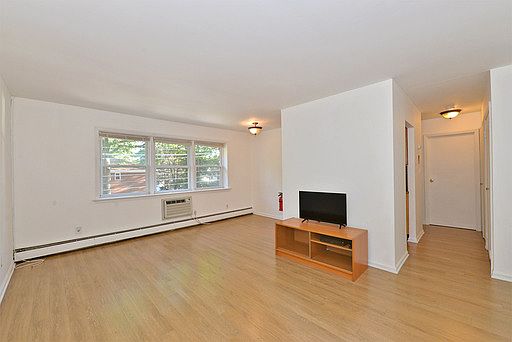 1st image of 502 Chestnut St APT 35