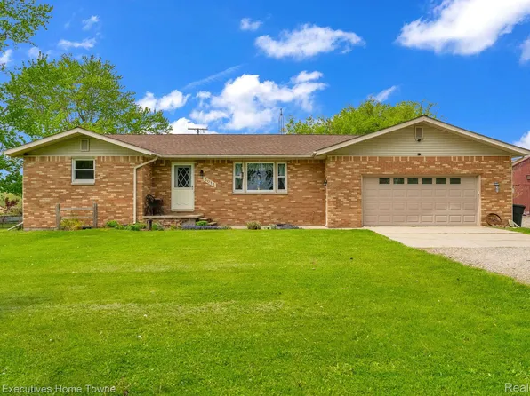 5011 State Rd, Fort Gratiot, MI 48059