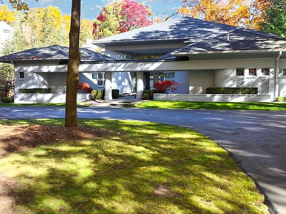 3rd image of 1744 Heron Ridge Dr