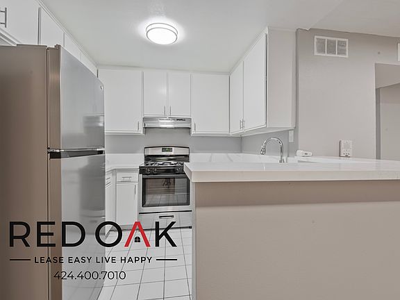 3rd image of 14748 1/4 Burbank Blvd #216