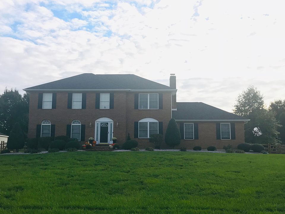 1st image of 102 Matthew Dr